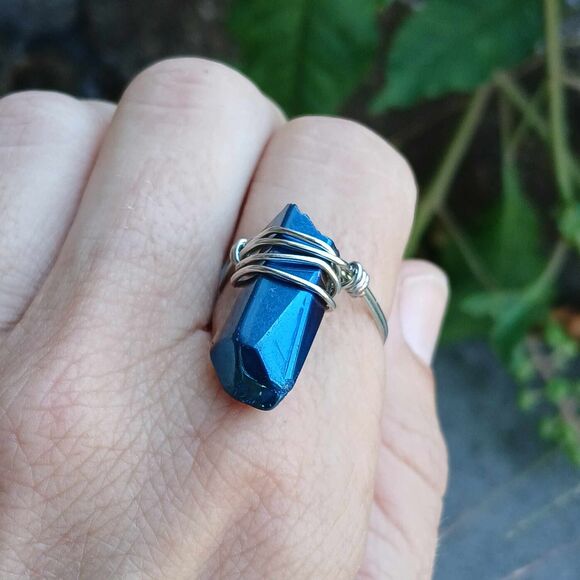 Titanium Coated Quartz Crystal Point Ring, Wire Wrapped, Silver, Size 9 - Picture 3 of 3